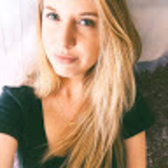 Meet your Posher, Sinead - Picture 1 of 1